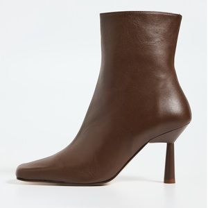 Alohas Frappe Ankle Boots, size 6.5 NWT